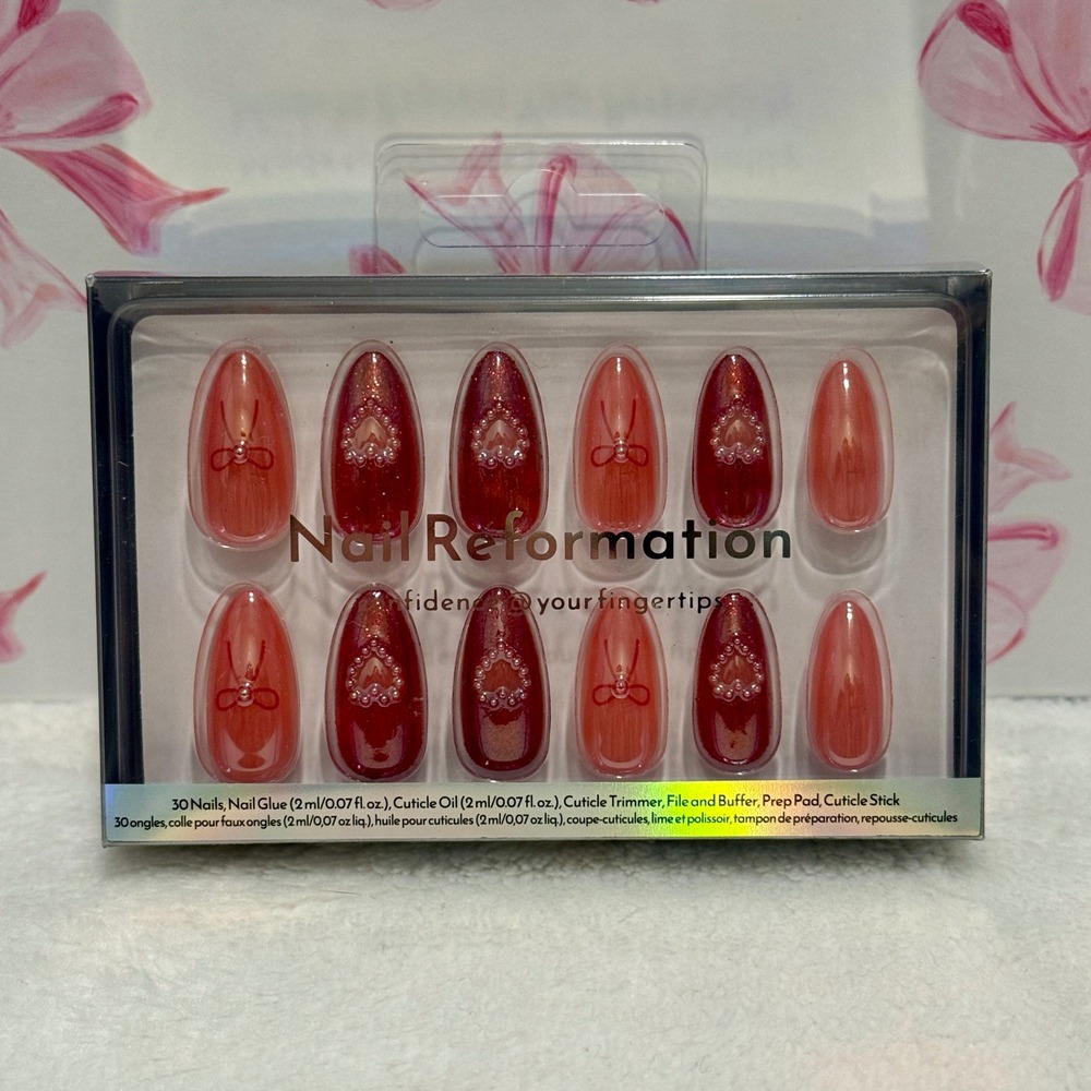 Nail Reformation Press On Nails Red Heart Design Almond‎ Shape 30 Piece Set